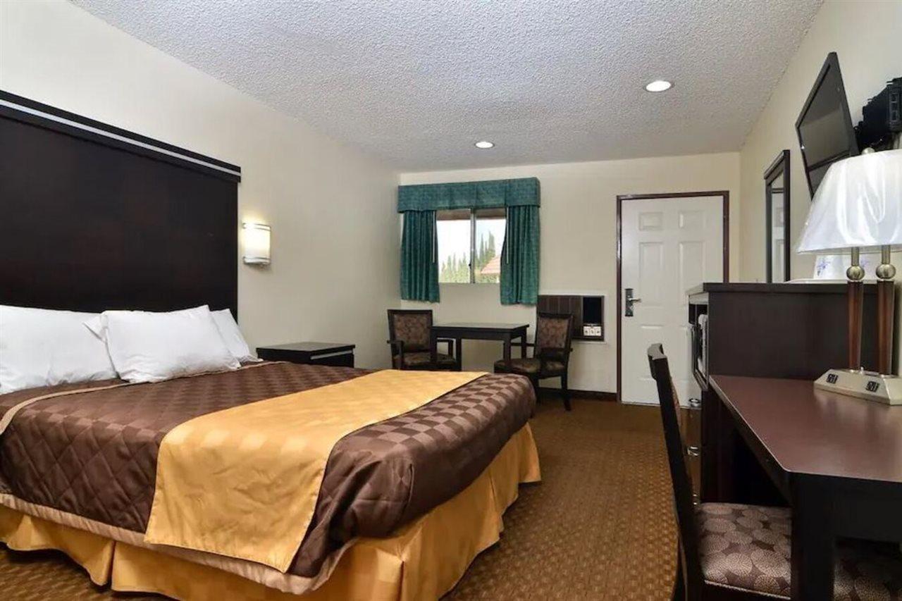 Americas Best Value Inn Calimesa Exterior photo