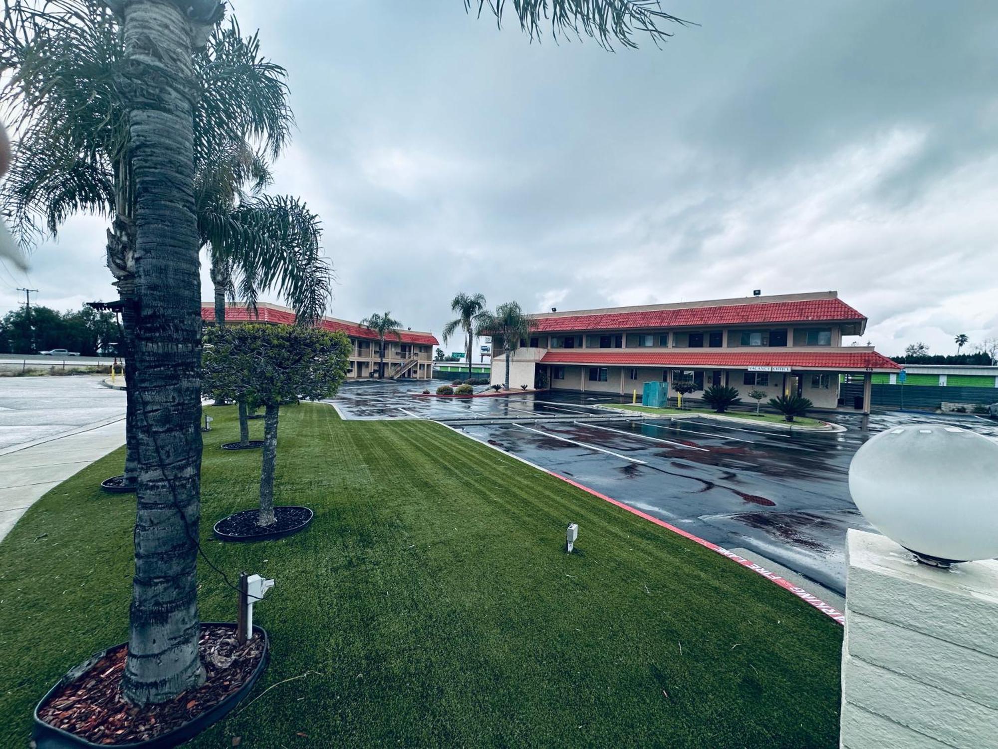 Americas Best Value Inn Calimesa Exterior photo